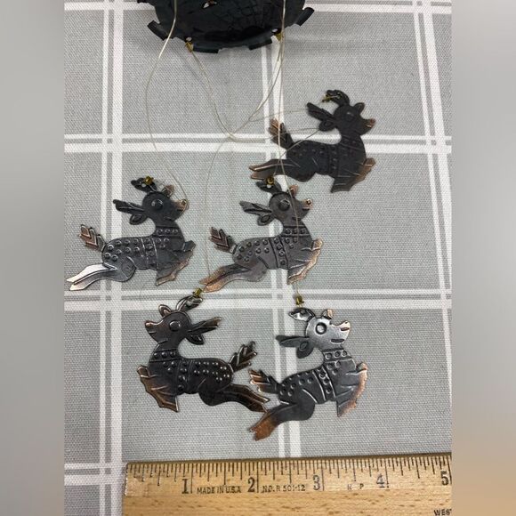 Vtg Santa & Reindeer Wind Chimes Rich Bronze Tone Metal Christmas Decor - Picture 11 of 12